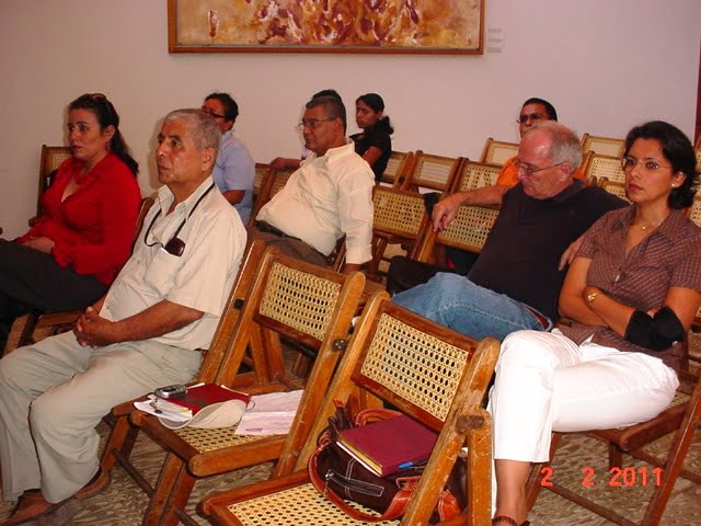 Parte de los asistentes a conferencia sobre proyecto de la KFW
